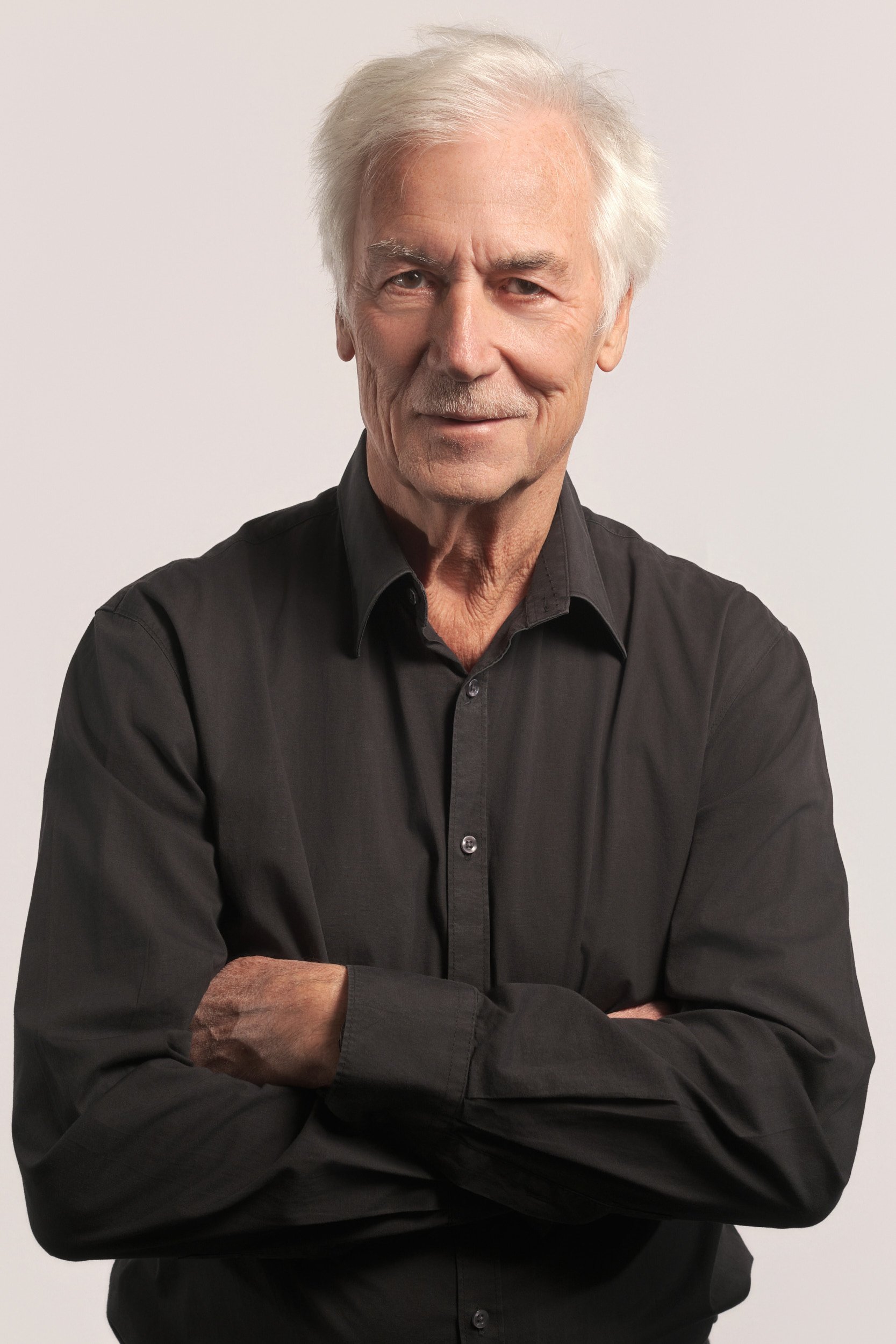 Wolfgang Schirm Vorstand, Service